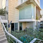 Urban Pool Retreat St Julians *