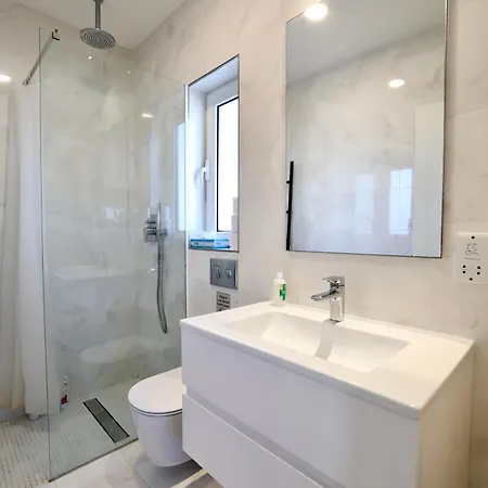 Urban Pool Retreat St Julians *